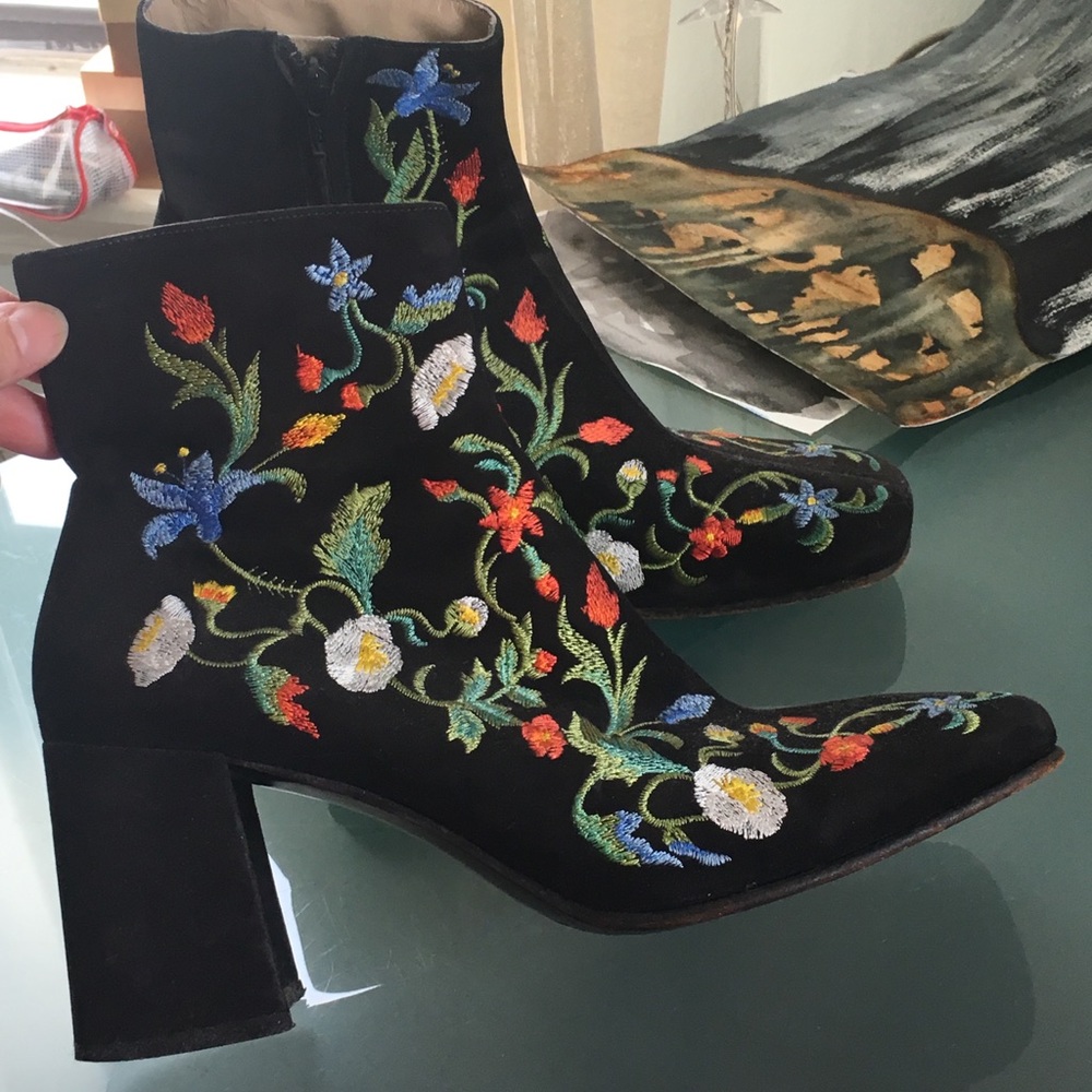 90s French Suede Ankle Boots. European size 39.